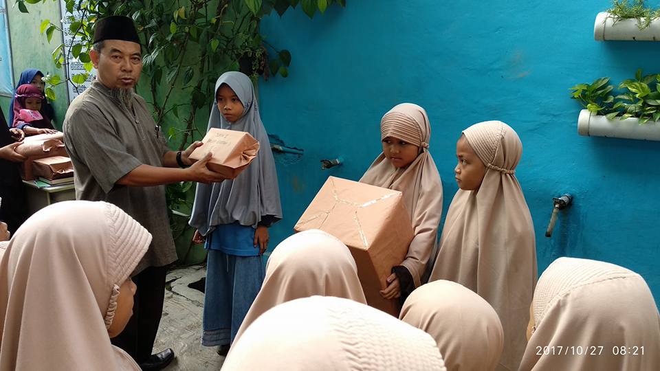 Penyerahan Hadiah Lomba Kelas 1 dan 2